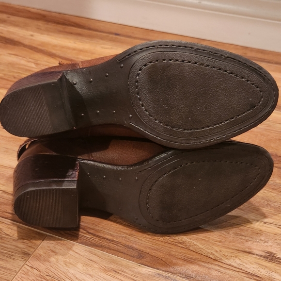 Lyard leather booties -Like new - Picture 7 of 12
